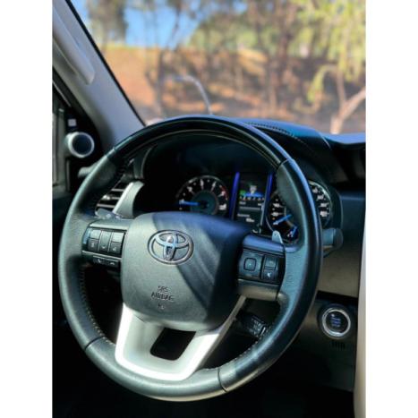 TOYOTA Hilux SW4 2.8 4P SRX 4X4 DIAMOND 7 LUGARES TURBO DIESEL AUTOM�TICO, Foto 15