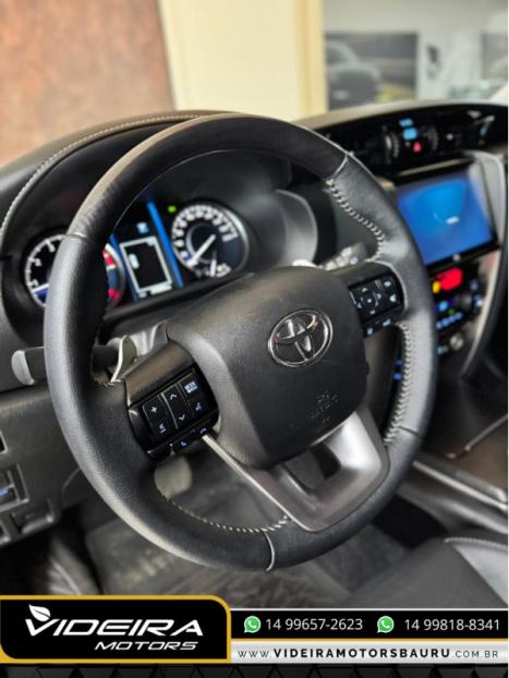 TOYOTA Hilux SW4 2.8 16V 4P SRX 4X4 7 LUGARES TURBO DIESEL AUTOM�TICO, Foto 8