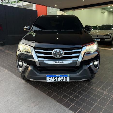 TOYOTA Hilux SW4 2.8 16V 4P SRX PLATINUM 4X4 7 LUGARES TURBO DIESEL AUTOM�TICO, Foto 7
