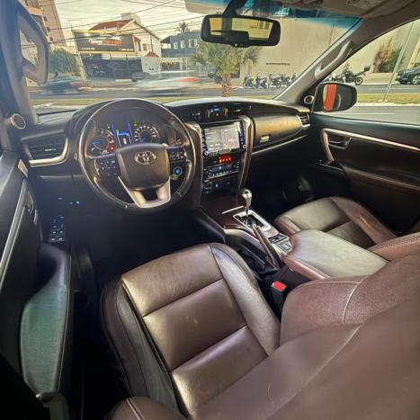 TOYOTA Hilux SW4 2.8 16V 4P SRX PLATINUM 4X4 7 LUGARES TURBO DIESEL AUTOM�TICO, Foto 12