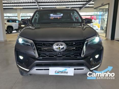 TOYOTA Hilux SW4 2.8 16V 4P SRX 4X4 7 LUGARES TURBO DIESEL AUTOM�TICO, Foto 2