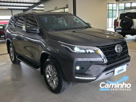 TOYOTA Hilux SW4 2.8 16V 4P SRX 4X4 7 LUGARES TURBO DIESEL AUTOM�TICO, Foto 3