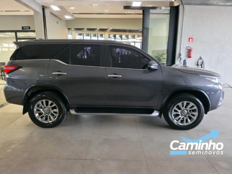 TOYOTA Hilux SW4 2.8 16V 4P SRX 4X4 7 LUGARES TURBO DIESEL AUTOM�TICO, Foto 4