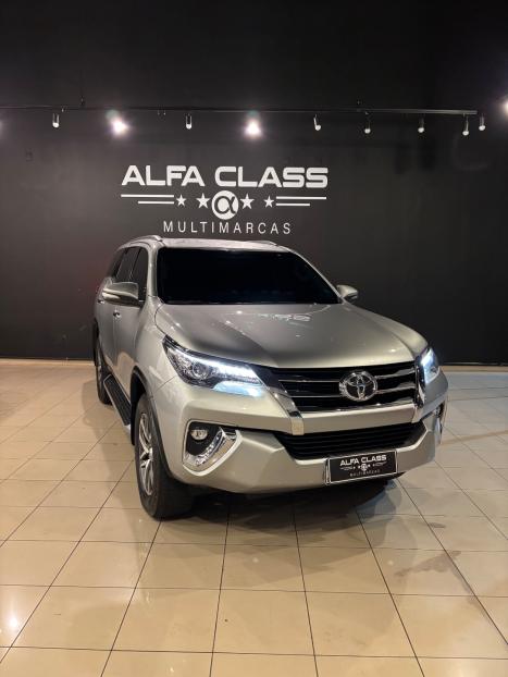TOYOTA Hilux SW4 2.8 4P SRX 4X4 TURBO DIESEL AUTOM�TICO, Foto 1
