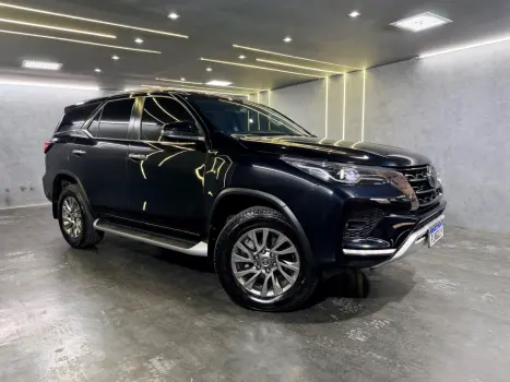 TOYOTA Hilux SW4 2.8 16V 4P SRX 4X4 7 LUGARES TURBO DIESEL AUTOM�TICO, Foto 4
