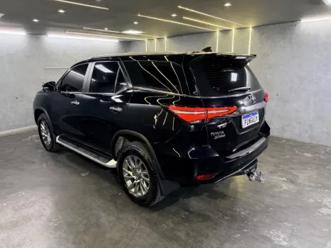 TOYOTA Hilux SW4 2.8 16V 4P SRX 4X4 7 LUGARES TURBO DIESEL AUTOM�TICO, Foto 6