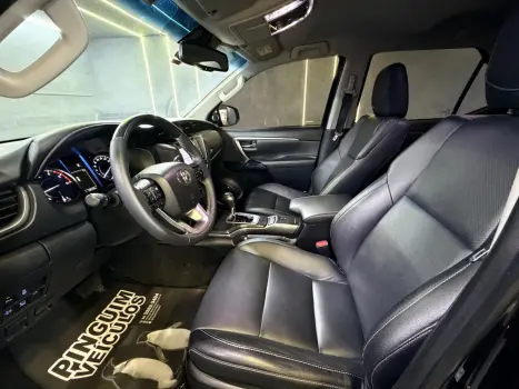 TOYOTA Hilux SW4 2.8 16V 4P SRX 4X4 7 LUGARES TURBO DIESEL AUTOM�TICO, Foto 8