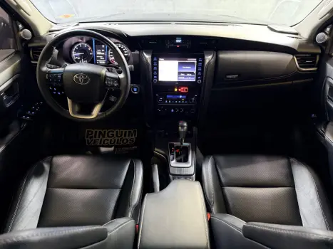 TOYOTA Hilux SW4 2.8 16V 4P SRX 4X4 7 LUGARES TURBO DIESEL AUTOM�TICO, Foto 9