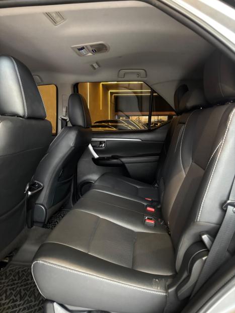 TOYOTA Hilux SW4 2.8 16V 4P SRX PLATINUM 4X4 7 LUGARES TURBO DIESEL AUTOM�TICO, Foto 8