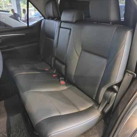 TOYOTA Hilux SW4 2.8 4P SRX 4X4 TURBO DIESEL AUTOM�TICO, Foto 15