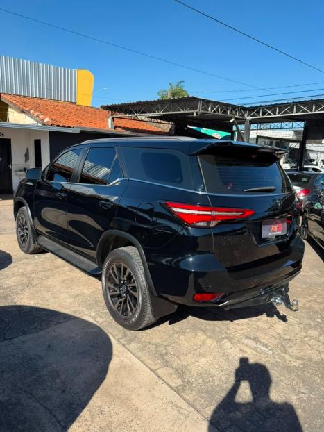TOYOTA Hilux SW4 2.8 16V 4P SRX 4X4 7 LUGARES TURBO DIESEL AUTOM�TICO, Foto 6