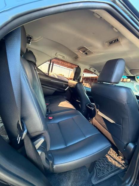 TOYOTA Hilux SW4 2.8 16V 4P SRX 4X4 7 LUGARES TURBO DIESEL AUTOM�TICO, Foto 8