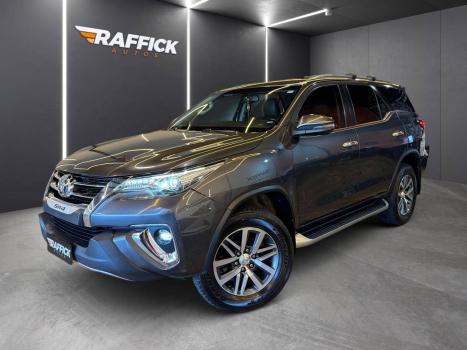 TOYOTA Hilux SW4 2.8 4P SRX 4X4 TURBO DIESEL AUTOM�TICO, Foto 1