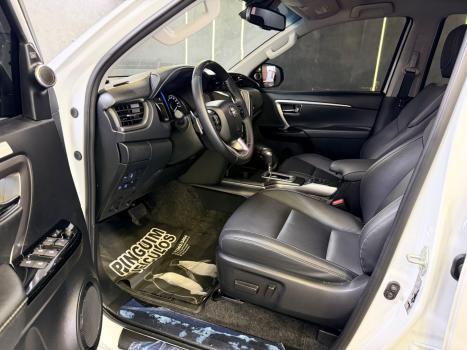 TOYOTA Hilux SW4 2.8 16V 4P SRX PLATINUM 4X4 7 LUGARES TURBO DIESEL AUTOM�TICO, Foto 8