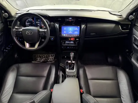 TOYOTA Hilux SW4 2.8 16V 4P SRX PLATINUM 4X4 7 LUGARES TURBO DIESEL AUTOM�TICO, Foto 9