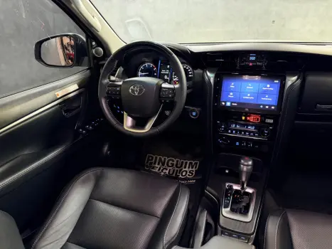 TOYOTA Hilux SW4 2.8 16V 4P SRX PLATINUM 4X4 7 LUGARES TURBO DIESEL AUTOM�TICO, Foto 10
