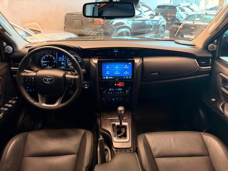 TOYOTA Hilux SW4 2.8 16V 4P SRX 4X4 7 LUGARES TURBO DIESEL AUTOM�TICO, Foto 6