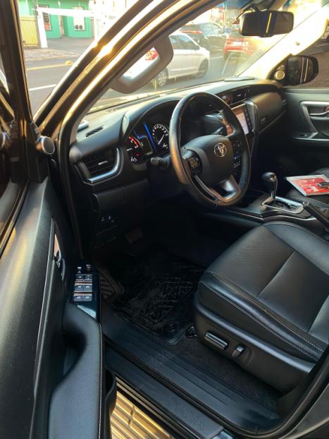 TOYOTA Hilux SW4 2.8 16V 4P SRX 4X4 7 LUGARES TURBO DIESEL AUTOM�TICO, Foto 8