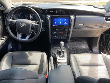 TOYOTA Hilux SW4 2.8 16V 4P SRX 4X4 7 LUGARES TURBO DIESEL AUTOM�TICO, Foto 5