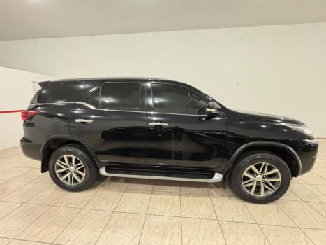 TOYOTA Hilux SW4 2.8 16V 4P SRX 4X4 7 LUGARES TURBO DIESEL AUTOM�TICO, Foto 3