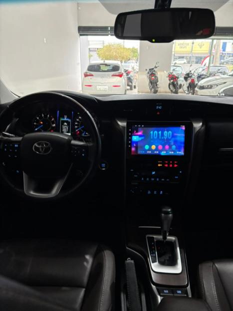 TOYOTA Hilux SW4 2.8 16V 4P SRX 4X4 7 LUGARES TURBO DIESEL AUTOM�TICO, Foto 5