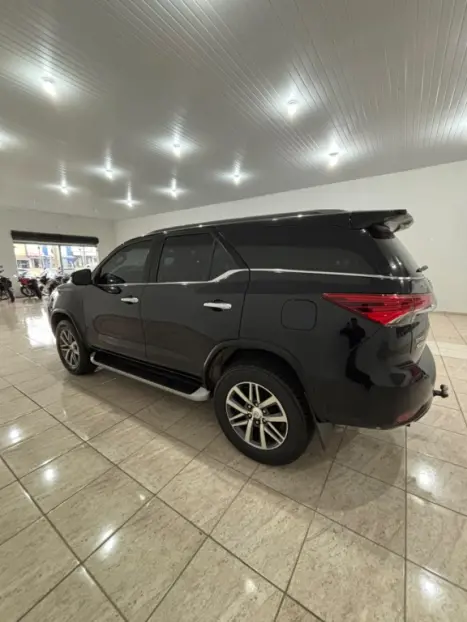 TOYOTA Hilux SW4 2.8 16V 4P SRX 4X4 7 LUGARES TURBO DIESEL AUTOM�TICO, Foto 9
