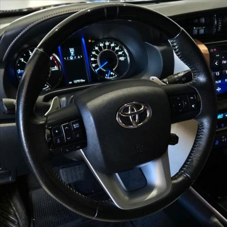 TOYOTA Hilux SW4 2.8 4P SRX 4X4 DIAMOND 7 LUGARES TURBO DIESEL AUTOM�TICO, Foto 12