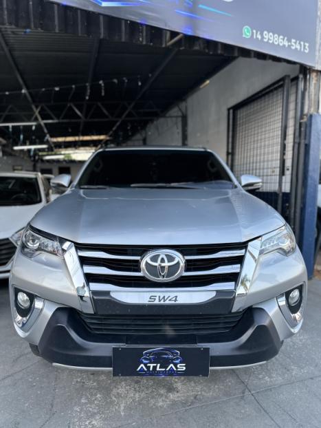 TOYOTA Hilux SW4 2.8 4P SRX 4X4 DIAMOND 7 LUGARES TURBO DIESEL AUTOMÁTICO, Foto 2