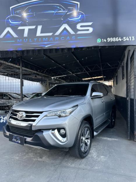 TOYOTA Hilux SW4 2.8 4P SRX 4X4 DIAMOND 7 LUGARES TURBO DIESEL AUTOMÁTICO, Foto 1