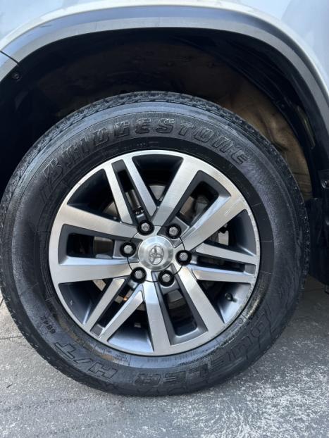 TOYOTA Hilux SW4 2.8 4P SRX 4X4 DIAMOND 7 LUGARES TURBO DIESEL AUTOMÁTICO, Foto 6
