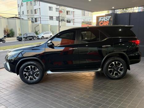 TOYOTA Hilux SW4 2.8 16V 4P SRX 4X4 7 LUGARES TURBO DIESEL AUTOMÁTICO, Foto 4