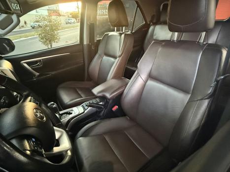 TOYOTA Hilux SW4 2.8 16V 4P SRX 4X4 7 LUGARES TURBO DIESEL AUTOMÁTICO, Foto 11