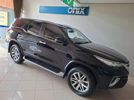 TOYOTA Hilux SW4 2.8 16V 4P SRX 4X4 7 LUGARES TURBO DIESEL AUTOMÁTICO, Foto 4