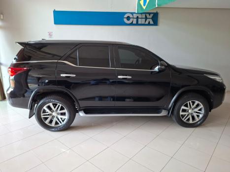 TOYOTA Hilux SW4 2.8 16V 4P SRX 4X4 7 LUGARES TURBO DIESEL AUTOMÁTICO, Foto 5