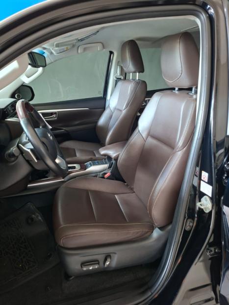 TOYOTA Hilux SW4 2.8 16V 4P SRX 4X4 7 LUGARES TURBO DIESEL AUTOMÁTICO, Foto 9