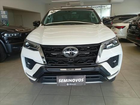 TOYOTA Hilux SW4 2.8 4P SRX 4X4 TURBO DIESEL AUTOMÁTICO, Foto 3