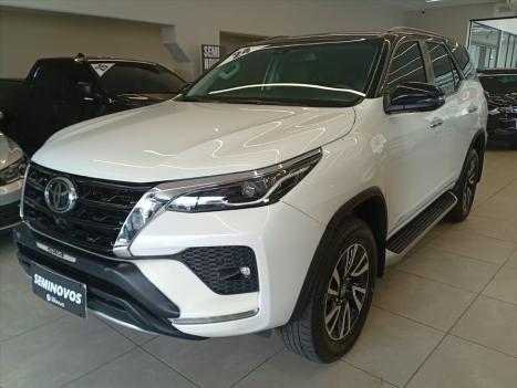 TOYOTA Hilux SW4 2.8 4P SRX 4X4 TURBO DIESEL AUTOMÁTICO, Foto 4