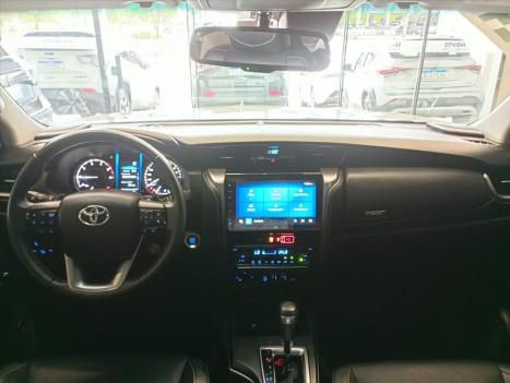 TOYOTA Hilux SW4 2.8 4P SRX 4X4 TURBO DIESEL AUTOMÁTICO, Foto 7