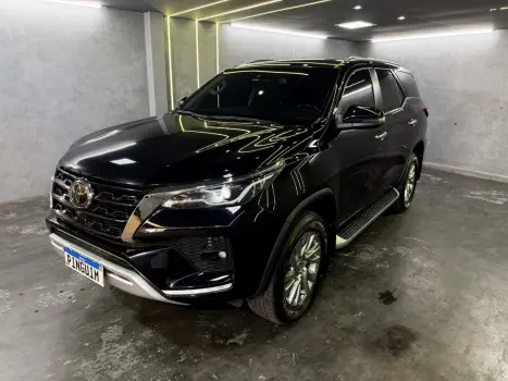 TOYOTA Hilux SW4 2.8 16V 4P SRX 4X4 7 LUGARES TURBO DIESEL AUTOMÁTICO, Foto 2