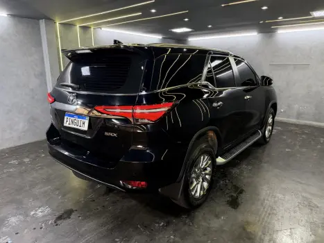 TOYOTA Hilux SW4 2.8 16V 4P SRX 4X4 7 LUGARES TURBO DIESEL AUTOMÁTICO, Foto 7