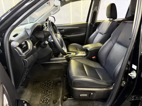 TOYOTA Hilux SW4 2.8 16V 4P SRX 4X4 7 LUGARES TURBO DIESEL AUTOMÁTICO, Foto 8