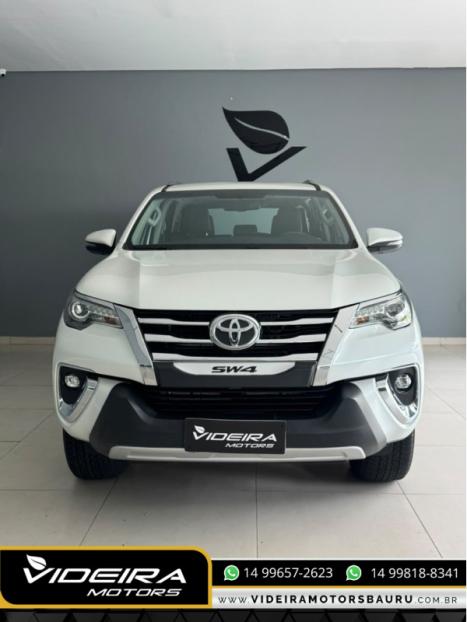 TOYOTA Hilux SW4 2.8 16V 4P SRX 4X4 7 LUGARES TURBO DIESEL AUTOMÁTICO, Foto 3
