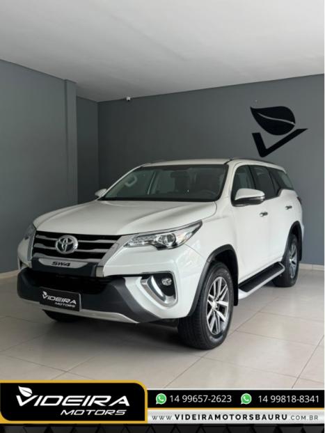 TOYOTA Hilux SW4 2.8 16V 4P SRX 4X4 7 LUGARES TURBO DIESEL AUTOMÁTICO, Foto 4