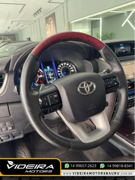 TOYOTA Hilux SW4 2.8 16V 4P SRX 4X4 7 LUGARES TURBO DIESEL AUTOMÁTICO, Foto 8