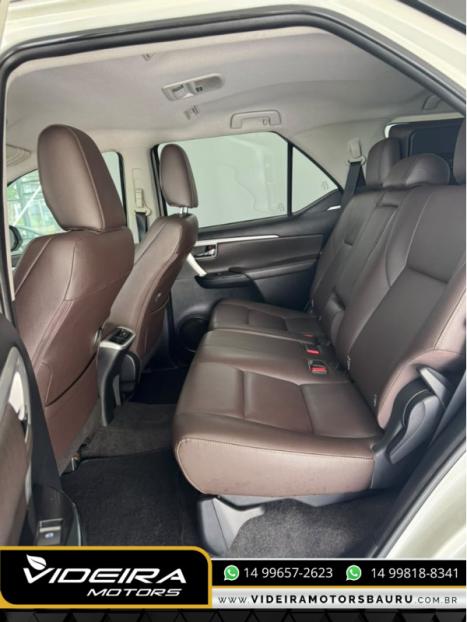 TOYOTA Hilux SW4 2.8 16V 4P SRX 4X4 7 LUGARES TURBO DIESEL AUTOMÁTICO, Foto 10