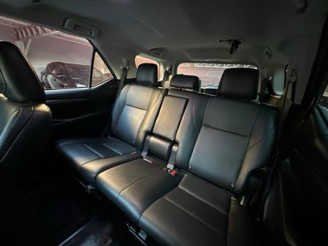 TOYOTA Hilux SW4 2.8 4P SRX 4X4 TURBO DIESEL AUTOMÁTICO, Foto 11