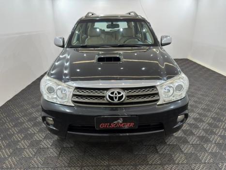TOYOTA Hilux SW4 3.0 16V 4P SRV 4X4 7 LUGARES TURBO DIESEL AUTOMTICO, Foto 2