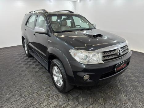 TOYOTA Hilux SW4 3.0 16V 4P SRV 4X4 7 LUGARES TURBO DIESEL AUTOMTICO, Foto 3