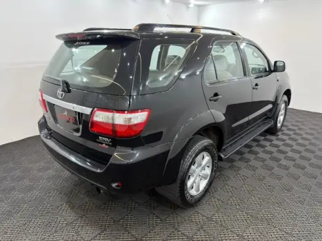 TOYOTA Hilux SW4 3.0 16V 4P SRV 4X4 7 LUGARES TURBO DIESEL AUTOMTICO, Foto 6