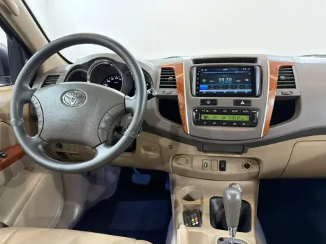 TOYOTA Hilux SW4 3.0 16V 4P SRV 4X4 7 LUGARES TURBO DIESEL AUTOMTICO, Foto 13